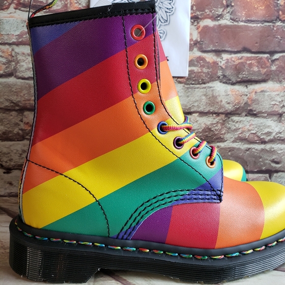 Dr. Martens 1460 AirWair "PRIDE" Boots 🆕️🔥🔥 - Picture 7 of 8